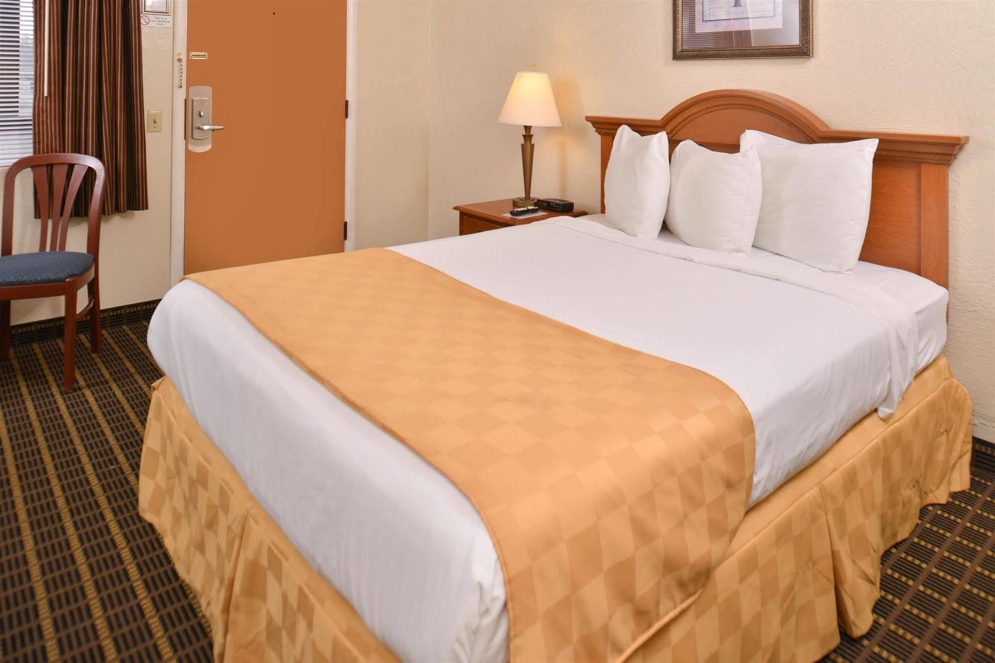 North Coast Inn เครสเซนต์ซิตี ภายนอก รูปภาพ